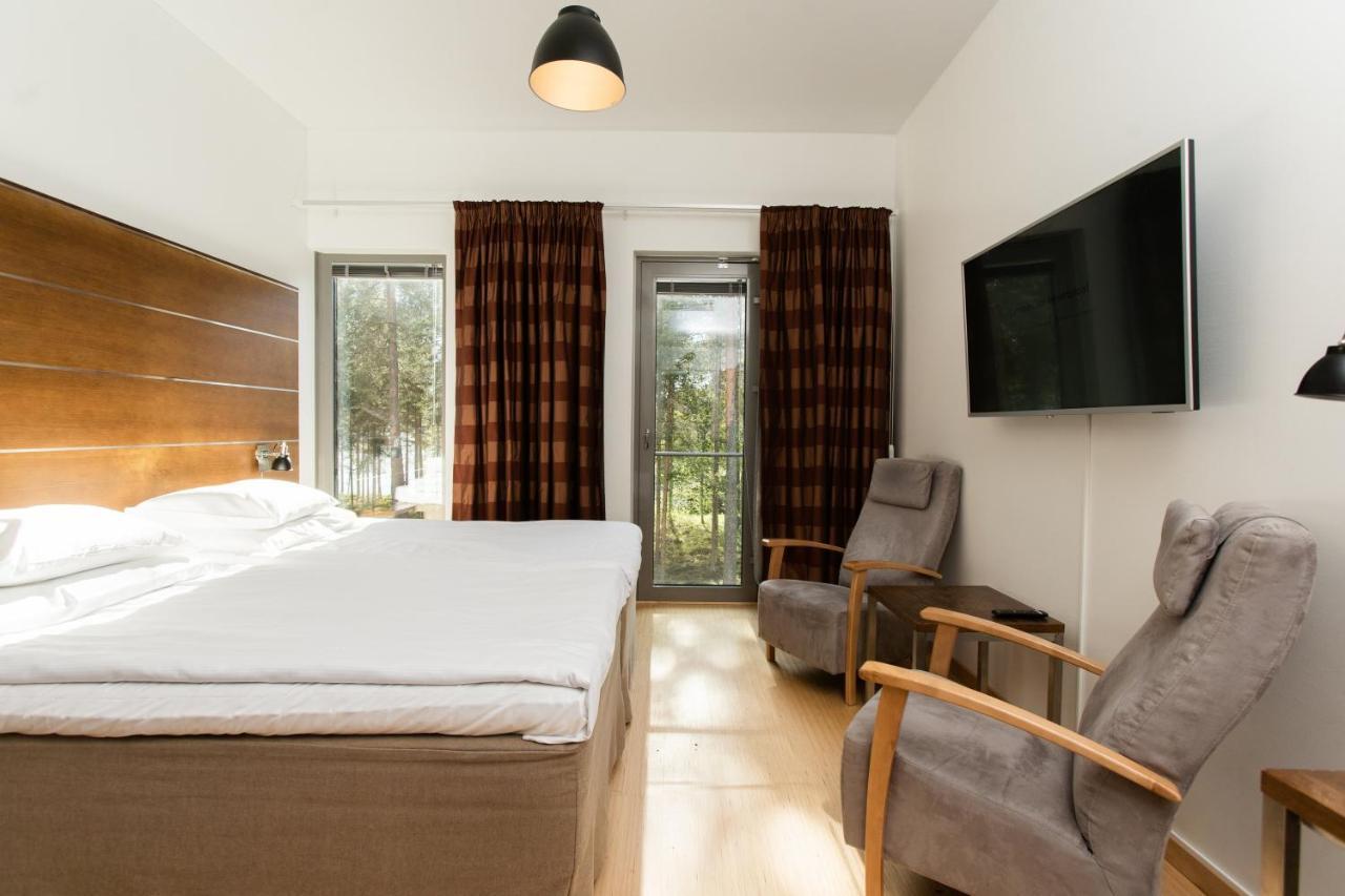 Break Sokos Hotel Bomba Нурмес Екстериор снимка